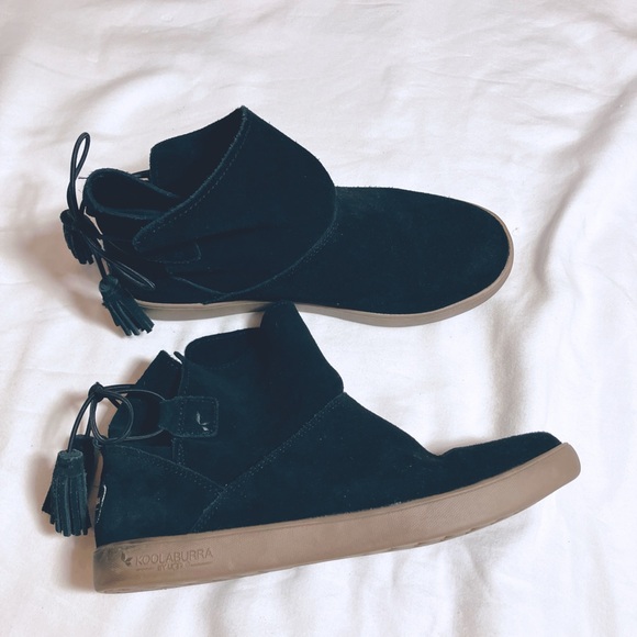 Koolaburra by Ugg black suede booties Sz 6 - Picture 1 of 14